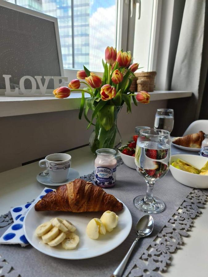 Apartament Chmielna Варшава Екстер'єр фото