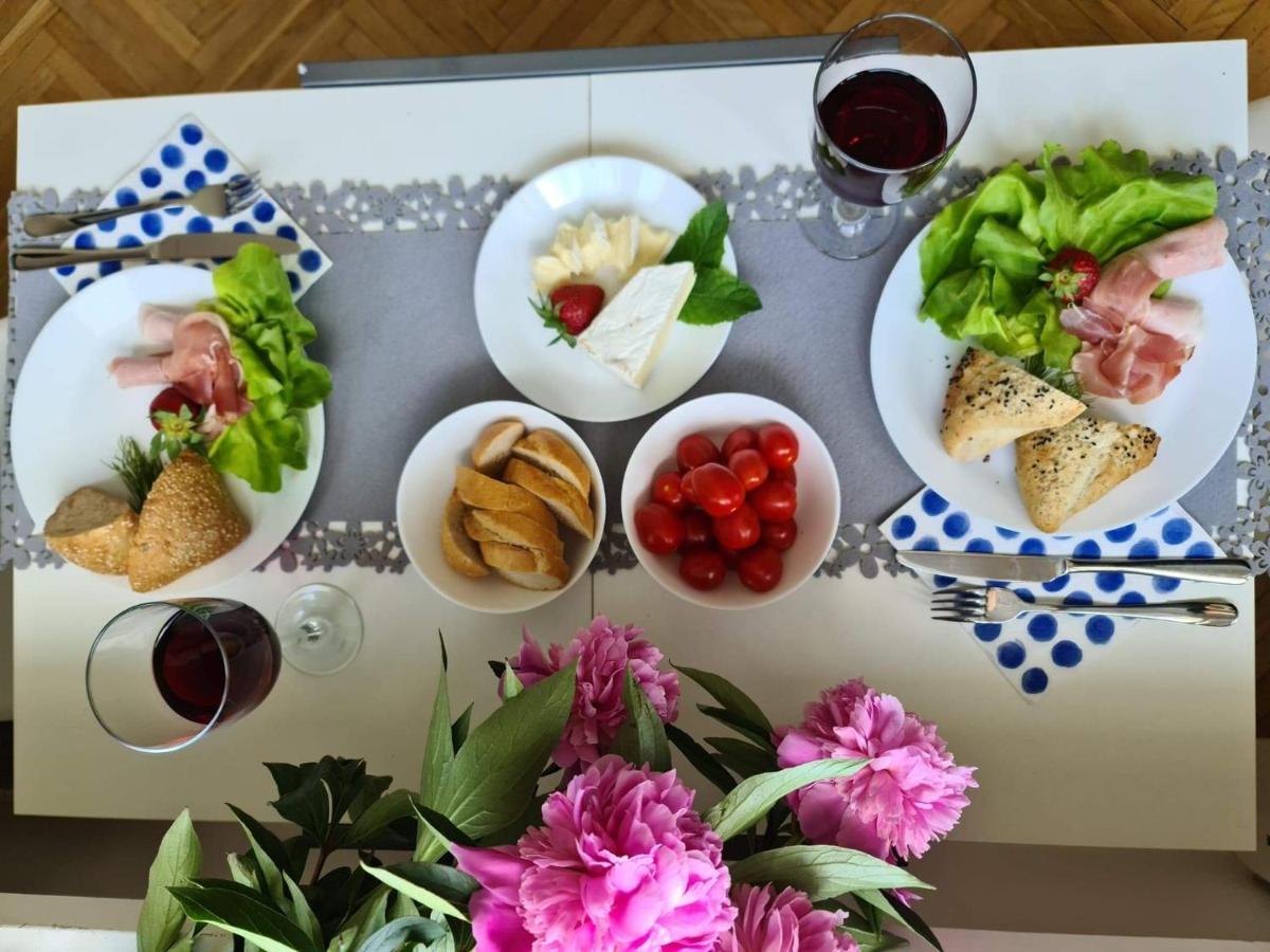 Apartament Chmielna Варшава Екстер'єр фото